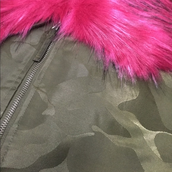 🆕Olive Green Camo Bomber Jacket With Pink & Black Faux Fur Collar Blogger Fav - Picture 6 of 9